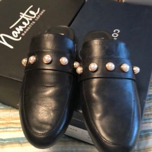 Steve Madden black leather flats